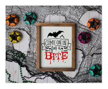 FRIGHTFULLY FUN HALLOWEEN CRAFTS